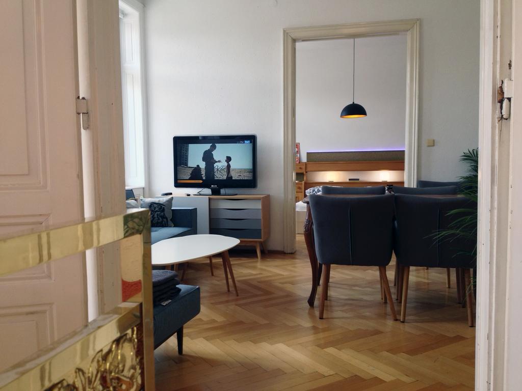 Appartement Big Vintage Style Flat Near Schonbrunn à Vienne Extérieur photo