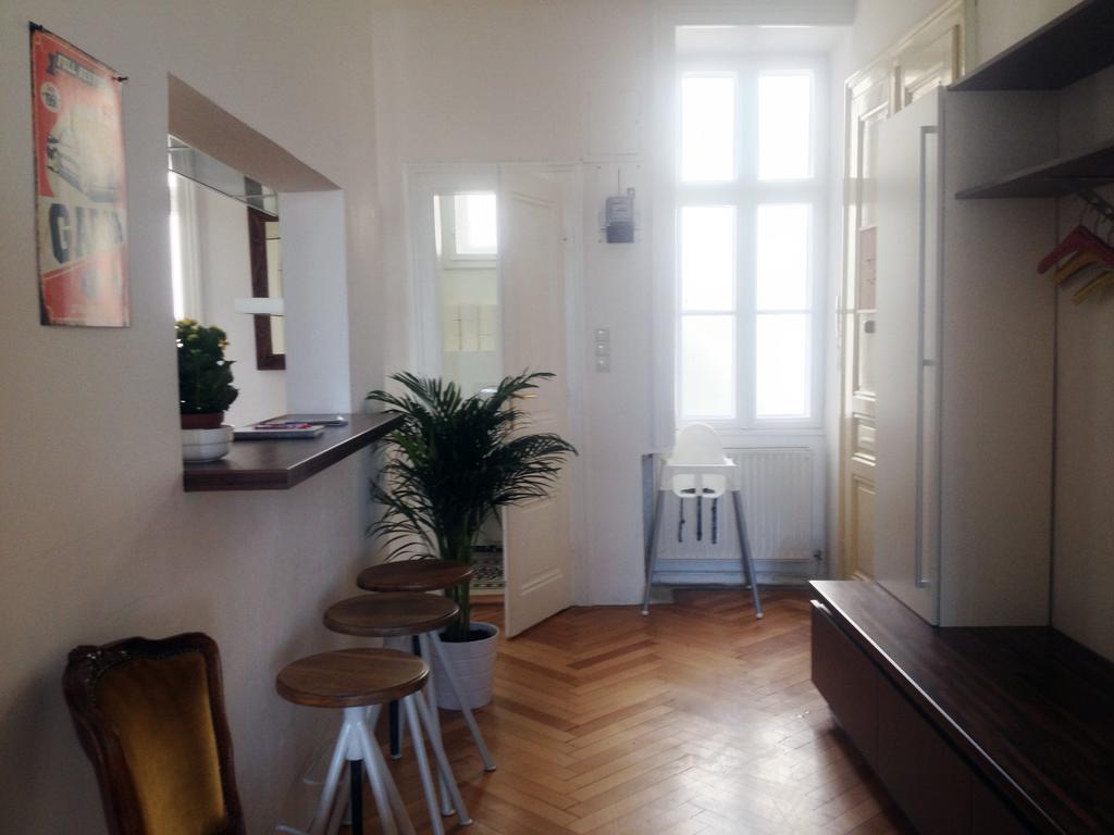 Appartement Big Vintage Style Flat Near Schonbrunn à Vienne Extérieur photo